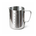 Jarra espumadora de leche de acero inoxidable de 600 ml con pico de precisión para latte art y preparación de cappuccinos y lattes.